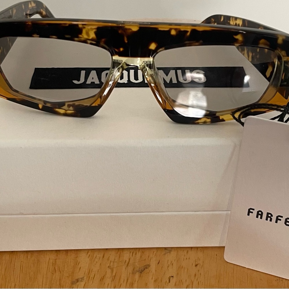 Brand New pair of Jacqumus, sunglasses tortoiseshell ladies these are fire